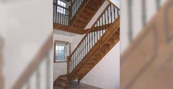 escalier en raccord avec décoration intérieure