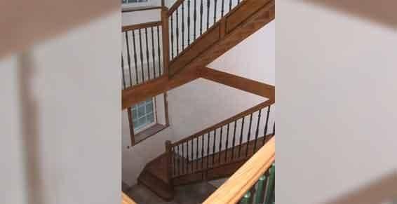 escalier suspendu en aluminium
